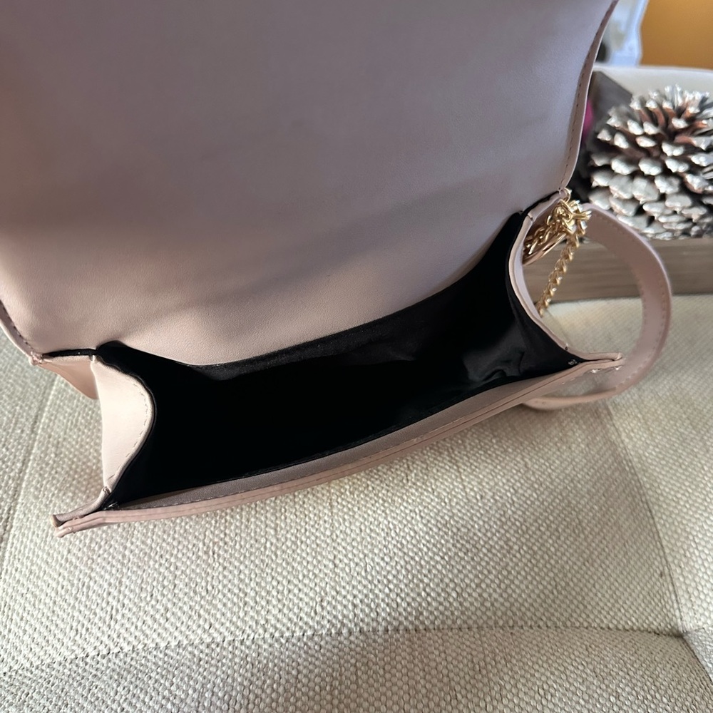Blush Quilted Chain Shoulder Bag - Picture 3 of 6